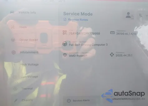 2023 Tesla Model Y Awd/Long Range Dual Motor All-Wheel Drive z USA, uszkodzony, nr VIN 7SAYGAEE2PF779988